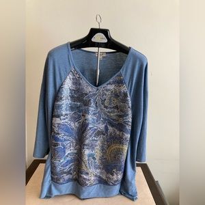 One World womens sequenced woman’s top. Size 1X